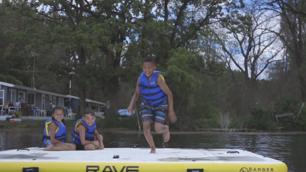 RAVE Sports inflatable Aqua Dock